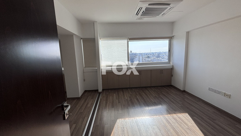 Office 100 m² for rent in Agia Zoni, Limassol, Cyprus