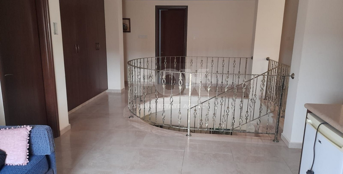 Luxury villa in 2379sqm land in Limnatis, Limassol