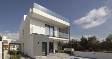 Four bedroom villa with roof garden and private swimming pool, in Paphos