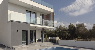 Four bedroom villa with roof garden and private swimming pool, in Paphos