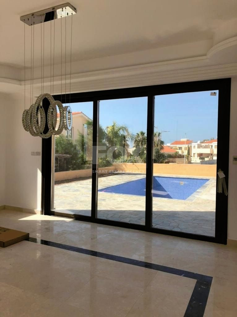 Four bedroom luxury villas in a privileged area in  Chloraka