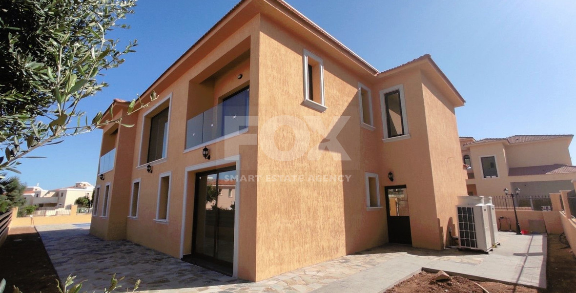 Four bedroom luxury villas in a privileged area in  Chloraka