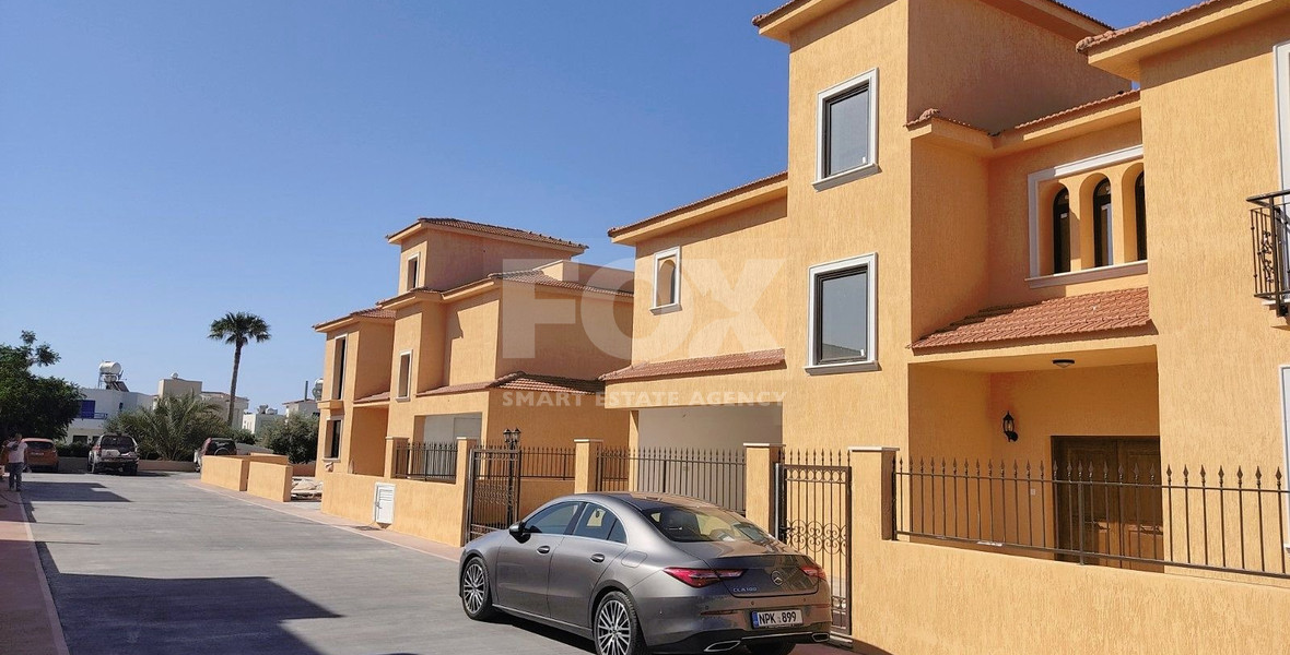 Four bedroom luxury villas in a privileged area in  Chloraka