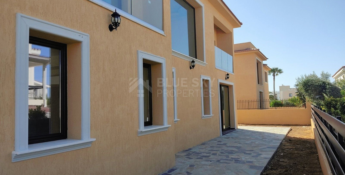 Four bedroom luxury villas with roof garden in a privileged area  in Chloraka