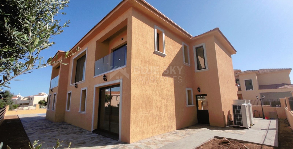 Four bedroom luxury villas with roof garden in a privileged area  in Chloraka