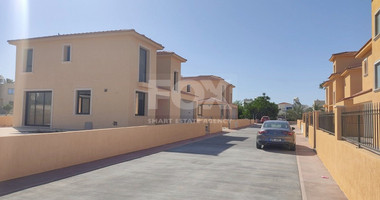 Four bedroom luxury villas with roof garden in a privileged area  in Chloraka