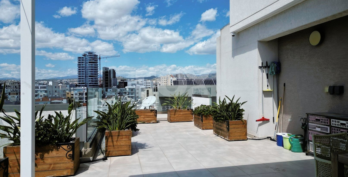 Six bedroom penthouse for sale in Agia Zoni, Limassol