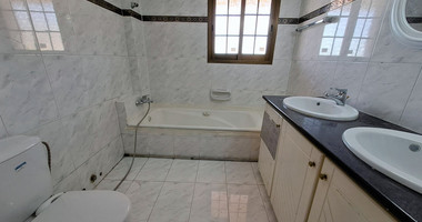 Three bedroom upper house for rent in Agia Fylaxi, Lemesos