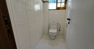 Three bedroom upper house for rent in Agia Fylaxi, Lemesos