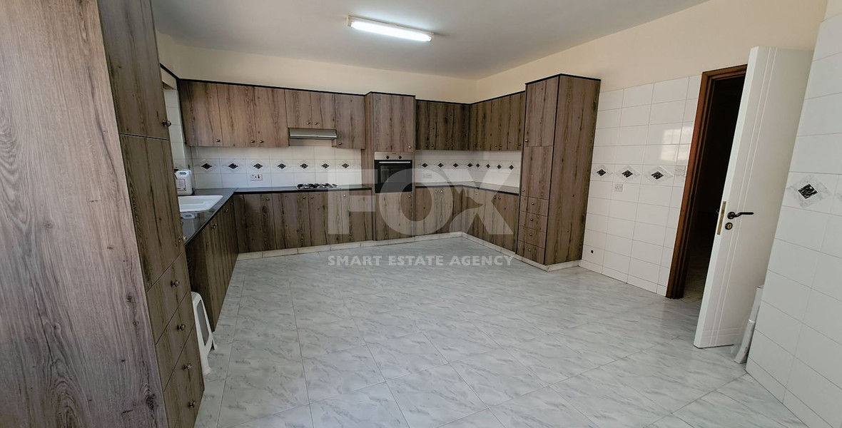 Three bedroom upper house for rent in Agia Fylaxi, Lemesos