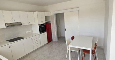 Three bedroom renovated apartment for rent in Kato Polemidia