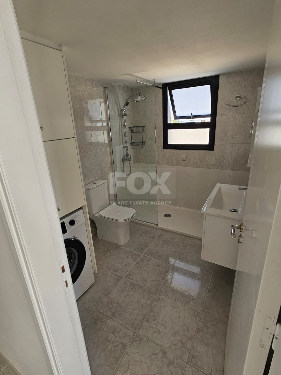 Three bedroom renovated apartment for rent in Kato Polemidia