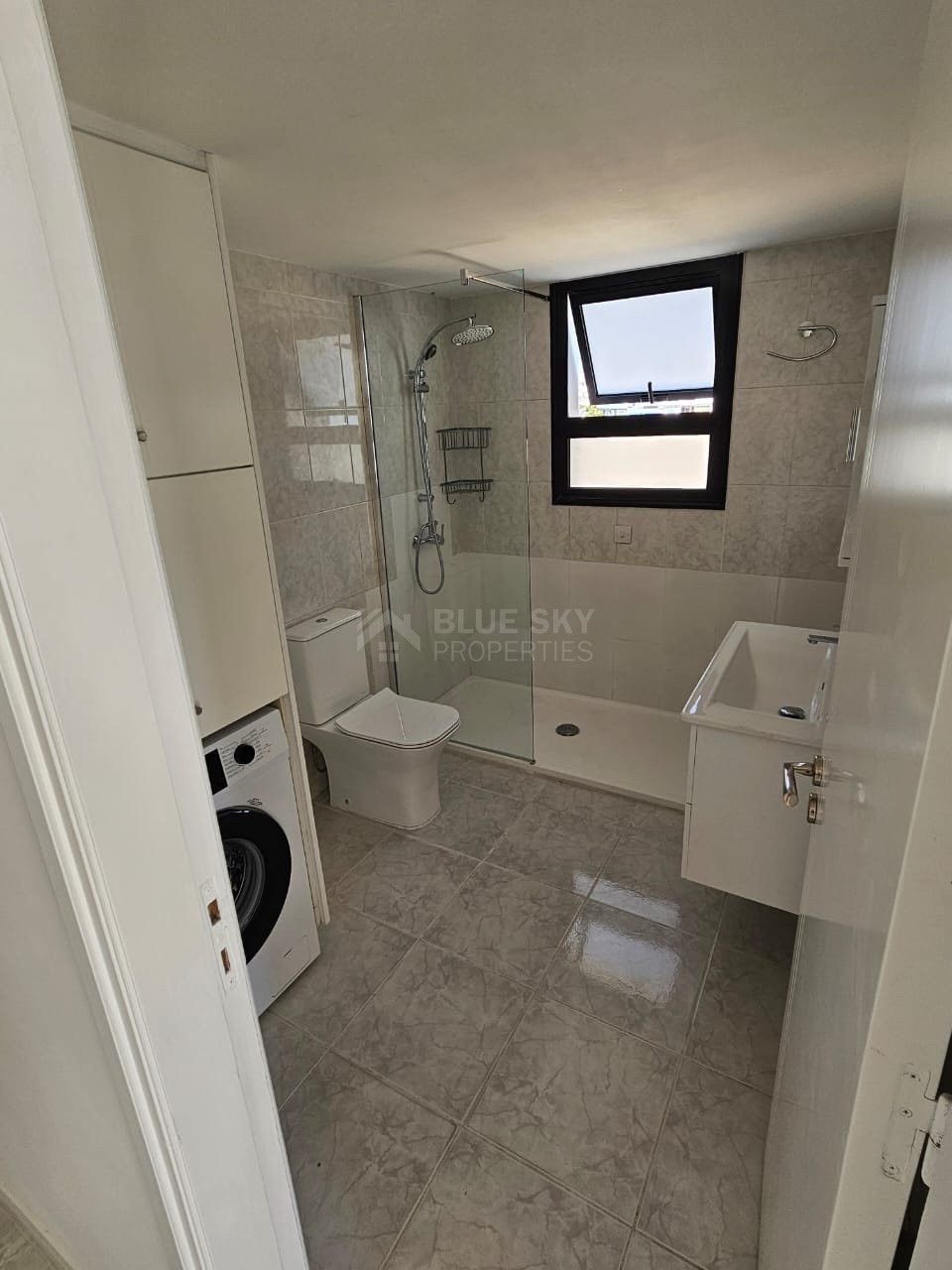 Three bedroom renovated apartment for rent in Kato Polemidia