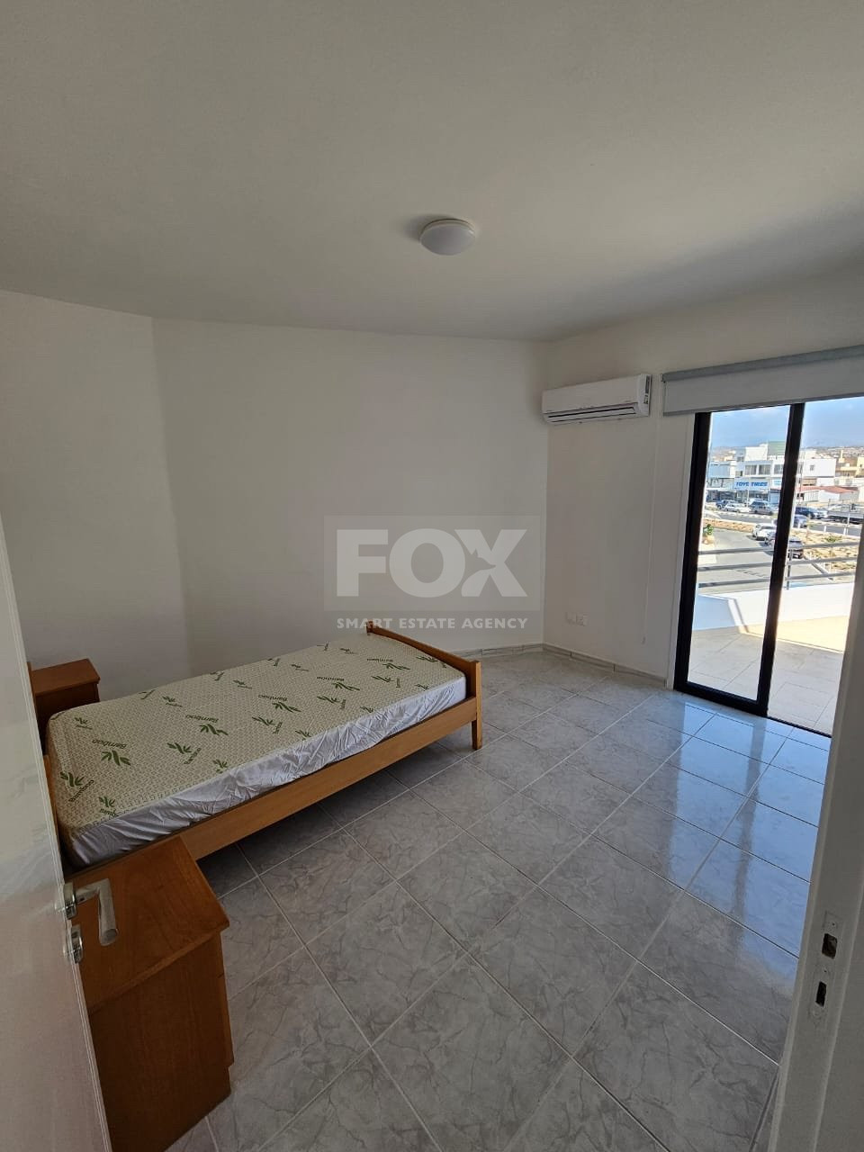 Three bedroom renovated apartment for rent in Kato Polemidia