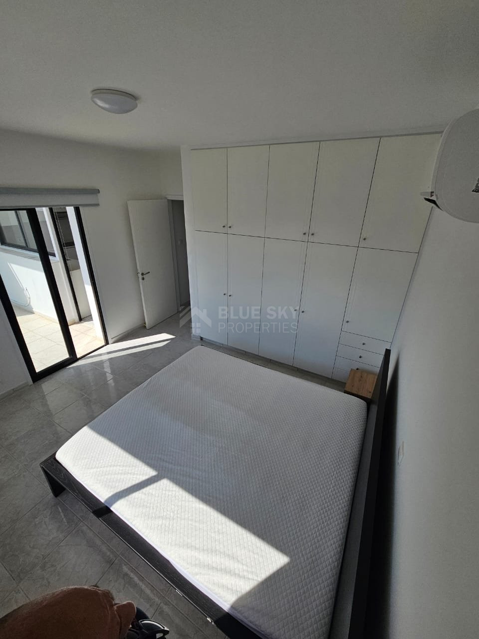 Three bedroom renovated apartment for rent in Kato Polemidia