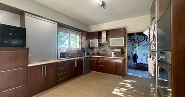 Detached 4 bedroom House in a lovely quiet area of Zakaki