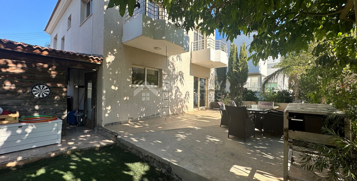 Detached 4 bedroom House in a lovely quiet area of Zakaki