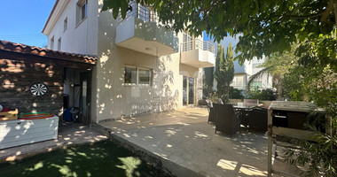 Detached 4 bedroom House in a lovely quiet area of Zakaki