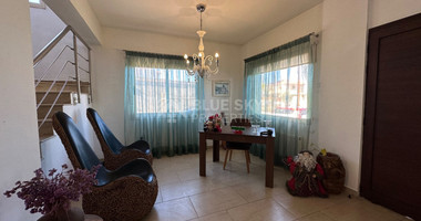 Detached 4 bedroom House in a lovely quiet area of Zakaki