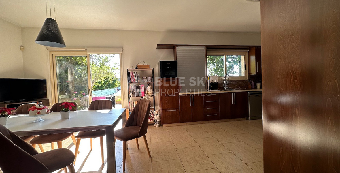 Detached 4 bedroom House in a lovely quiet area of Zakaki