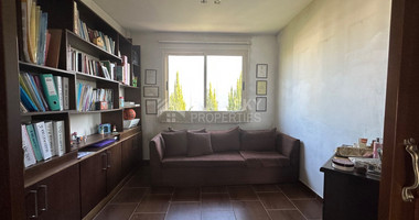 Detached 4 bedroom House in a lovely quiet area of Zakaki