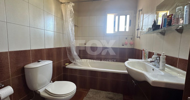 Detached 4 bedroom House in a lovely quiet area of Zakaki