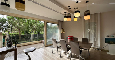 LUXURY FIVE BEDROOM VILLA FOR RENT 20 METRES FROM THE SEA IN THE AMATHOUNDA AREA OF LIMASSOL