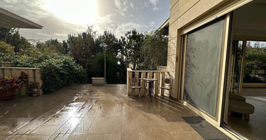 LUXURY FIVE BEDROOM VILLA FOR RENT 20 METRES FROM THE SEA IN THE AMATHOUNDA AREA OF LIMASSOL