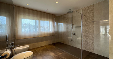 LUXURY FIVE BEDROOM VILLA FOR RENT 20 METRES FROM THE SEA IN THE AMATHOUNDA AREA OF LIMASSOL