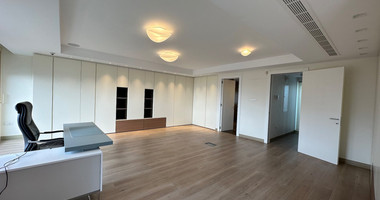 LUXURY FIVE BEDROOM VILLA FOR RENT 20 METRES FROM THE SEA IN THE AMATHOUNDA AREA OF LIMASSOL