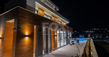 Luxury 5 bedroom villa with swimming pool in Agios Tychonas.