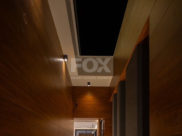 Luxury 5 bedroom villa with swimming pool in Agios Tychonas.