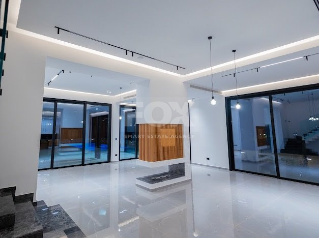 Luxury 5 bedroom villa with swimming pool in Agios Tychonas.