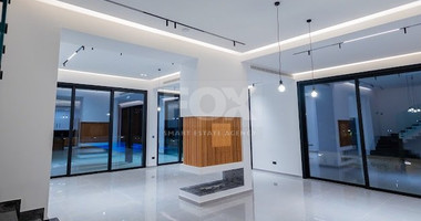 Luxury 5 bedroom villa with swimming pool in Agios Tychonas.