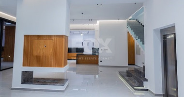 Luxury 5 bedroom villa with swimming pool in Agios Tychonas.