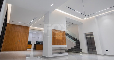 Luxury 5 bedroom villa with swimming pool in Agios Tychonas.