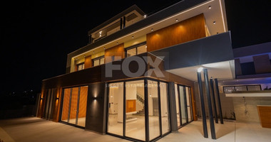 Luxury 5 bedroom villa with swimming pool in Agios Tychonas.