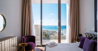 Luxury five bedroom en suite , detached villa in Sea Caves area in Peyia