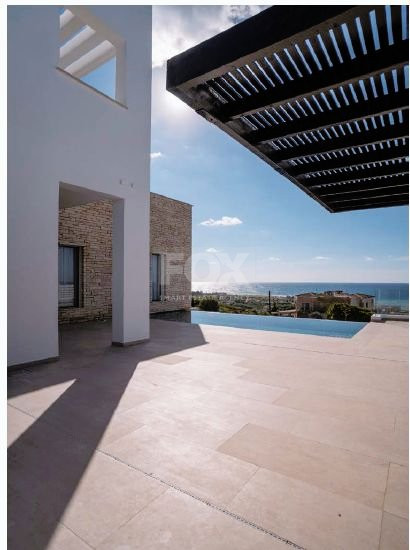 Luxury five bedroom en suite , detached villa in Sea Caves area in Peyia