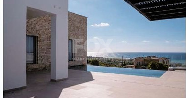 Luxury five bedroom en suite , detached villa in Sea Caves area in Peyia