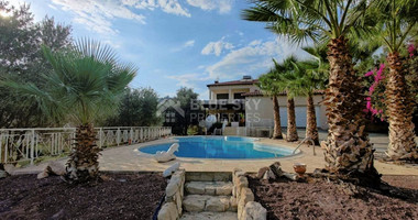 Spacious 3 bedroom Sea View Villa On A Huge Plot For Sale In Agios Tychonas