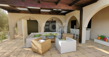 Spacious 3 bedroom Sea View Villa On A Huge Plot For Sale In Agios Tychonas