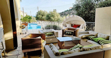 Spacious 3 bedroom Sea View Villa On A Huge Plot For Sale In Agios Tychonas