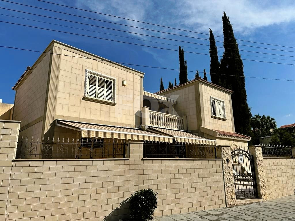 Four bedroom villa + office room in Kato Paphos