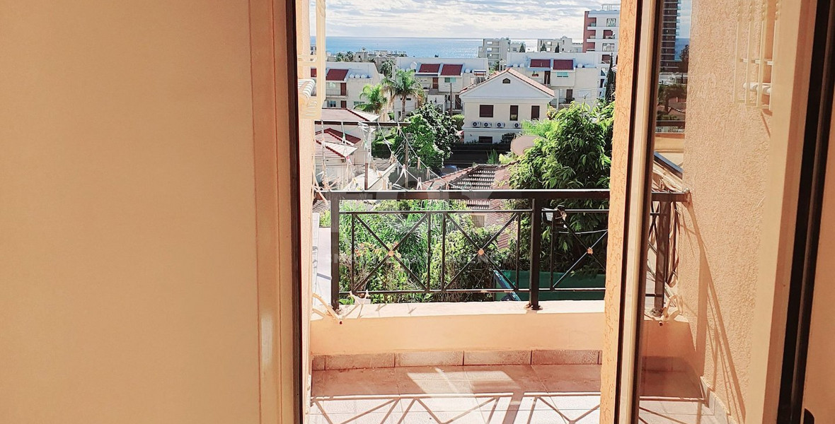 Two-Storey House for sale with Panoramic Sea View