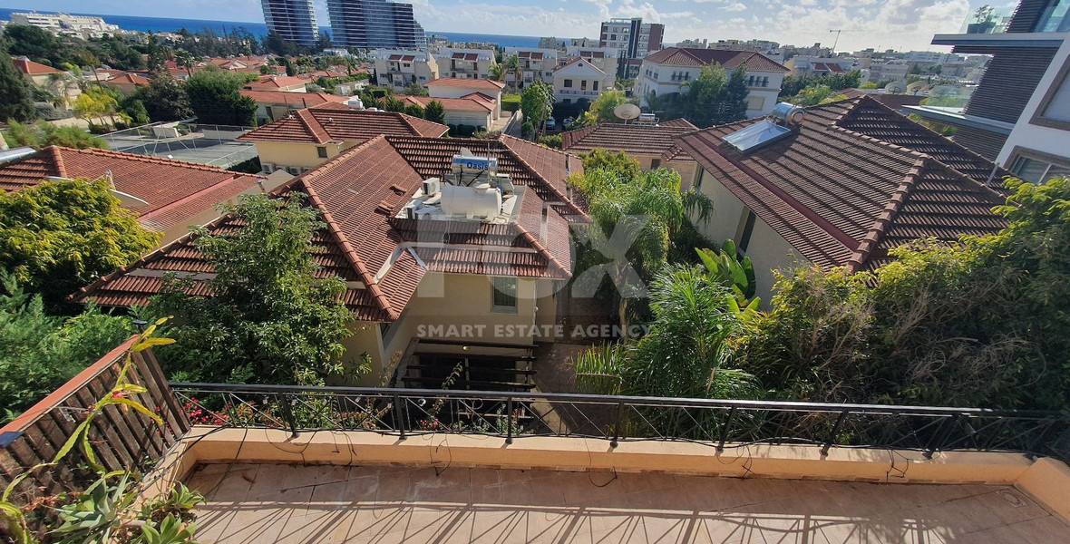 Two-Storey House for sale with Panoramic Sea View