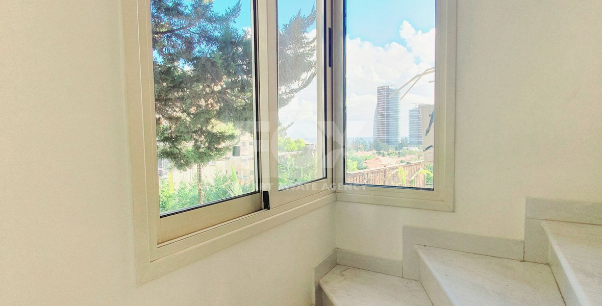 Two-Storey House for sale with Panoramic Sea View