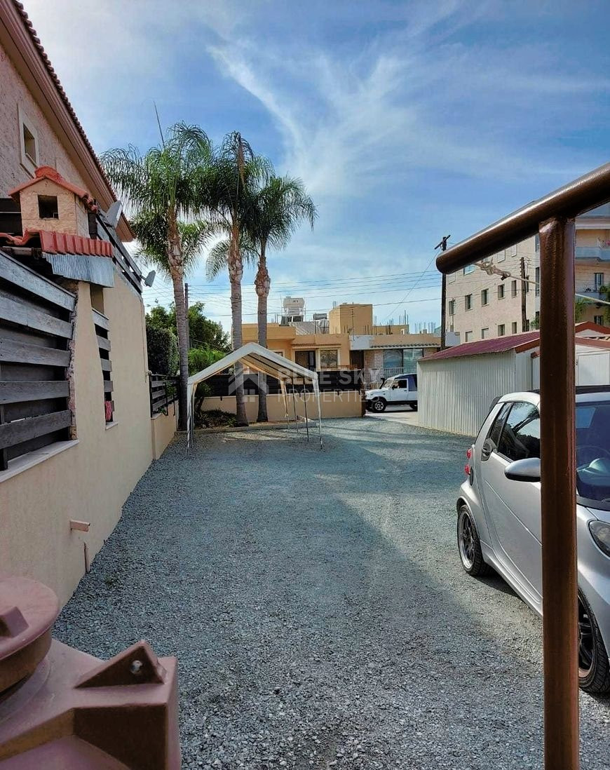 Exquisite 4-Bedroom Villa for sale: Swimming Pool & Garden