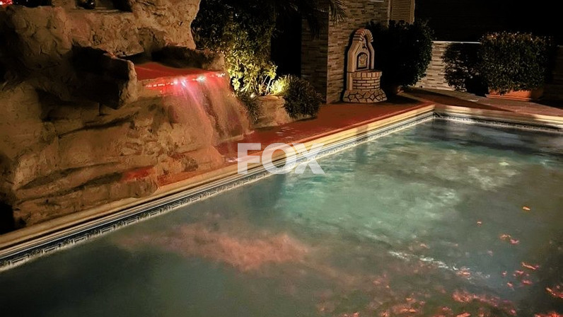 Commercial properties 184 m² for sale in Kato Polemidia, Limassol, Cyprus