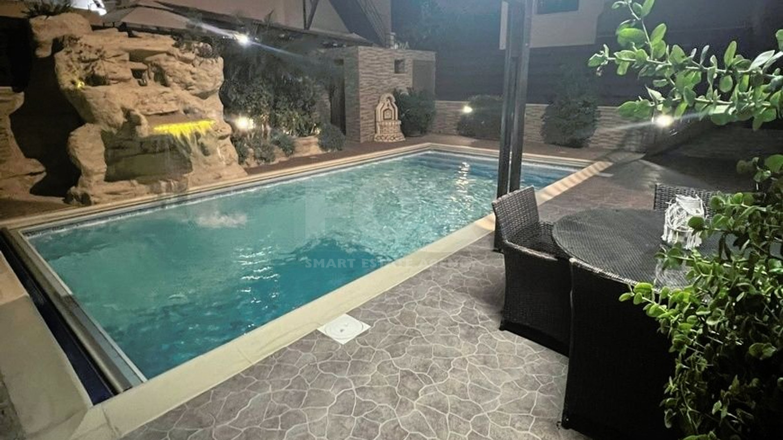 Exquisite 4-Bedroom Villa for sale: Swimming Pool & Garden